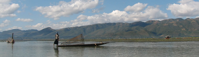 Leg rower on Inle Lake